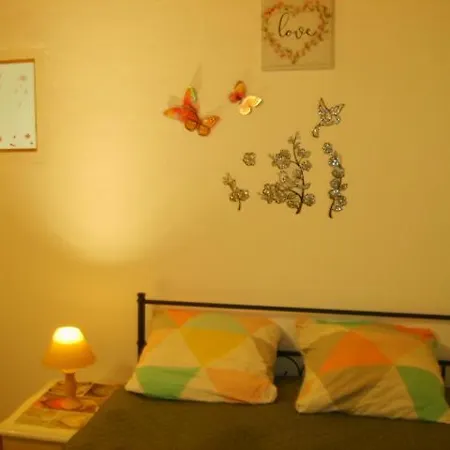 Maison Dans Cite De Caractere Agreable. * Auzon